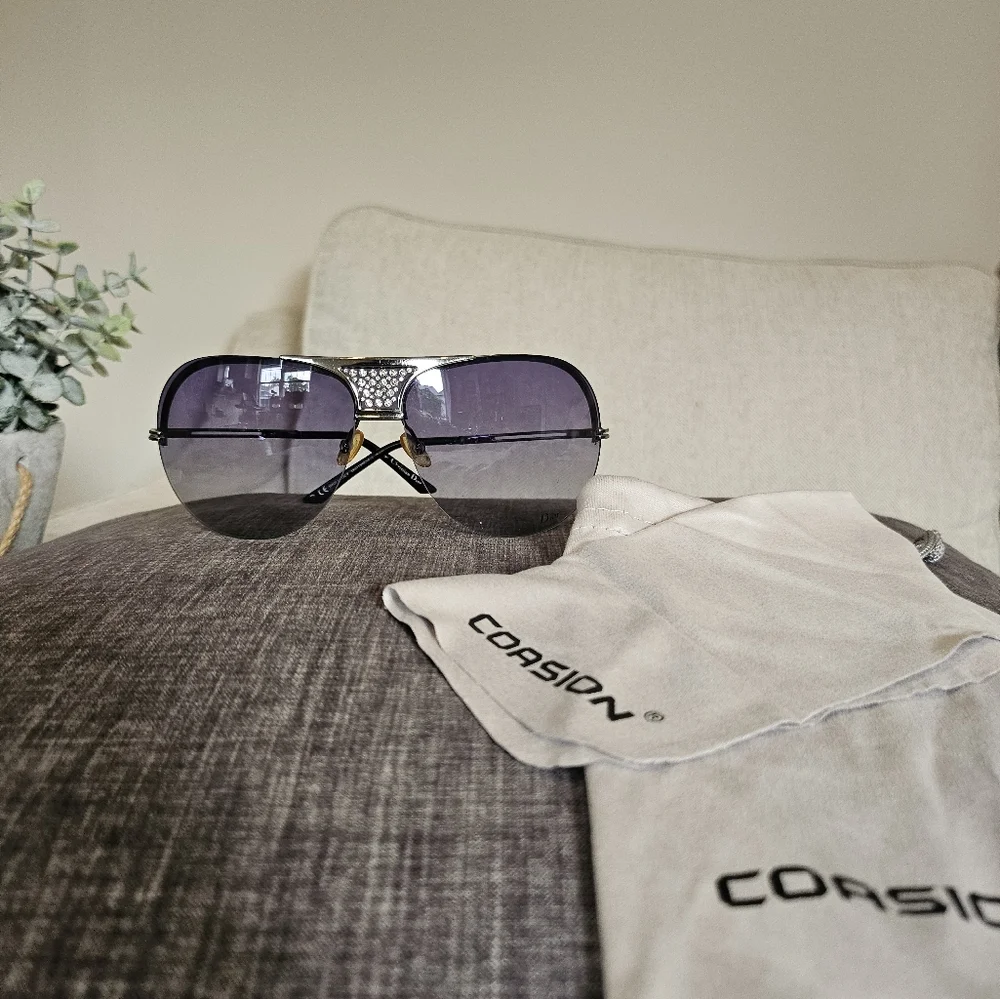 CHRISTIAN DIOR Silver and Black Aviator Sunglasses